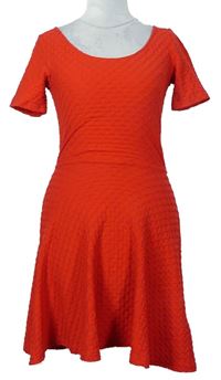 Dámské červené vzorované šaty 