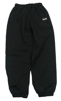 Černé šusťákové kalhoty s nápisem Shein