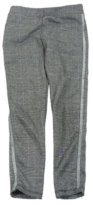 Černo-světlešedo-starorůžové kostkované vzorované tregínové kalhoty se stříbrným pruhem Matalan