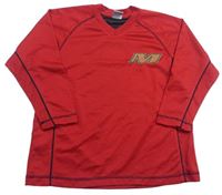 Červené sportovní triko s písmenem funboard