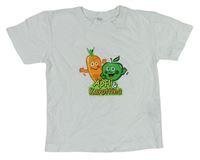 Bílé tričko s jablkem a mrkví