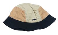 Béžovo-pudrovo-tmavomodrý klobouk s výšivkou Next