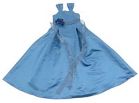 Modré saténové slavnostní šaty s květem a organzovým páskem