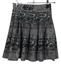 Dámská šedo-černá vzorovaná sukně PrettyLittle Thing