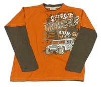 Oranžovo-béžové triko s nápisy a autem 