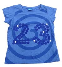Světlemodro-modré vzorované tričko s číslem Alive 