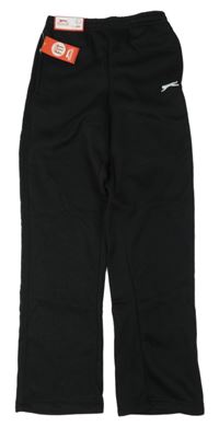 Nové - Černé tepláky s logem Slazenger