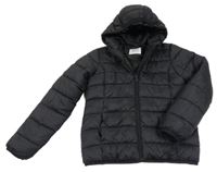 Černá prošívaná šusťáková přechodová bunda s kapucí 