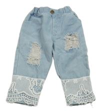 Světlemodré rifle s prošoupáním a krajkou