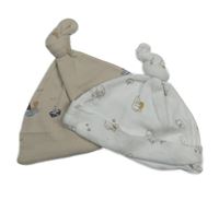 2x bavlněná čepice - béžová s loďkami + bílá s Púem M&S