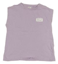 Lila tričko s nápisem Next 