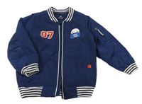 Tmavomodrý šusťákový zateplený bomber s číslem a pruhy allo&lugh