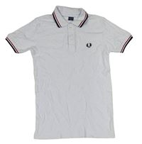 Bílé polo tričko s tmavomodrým lemem a výšivkou Fred Perry