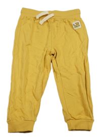 Okrové tepláky s nášivkou Pep&Co