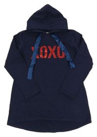 Tmavomodrá dlouhá mikina s nápisem a kapucí 