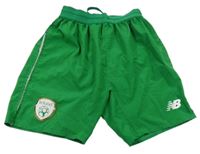 Zelené šusťákové funkční kraťasy s nášivkou New Look