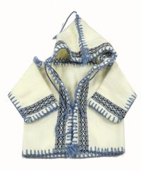 Smetanový zavazovací svetr s výšivkami a kapucí