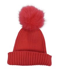 Dámská růžová čepice s bambulí 