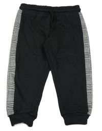 Černo-kostkované tepláky Matalan