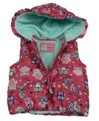 Tmavorůžová prošívaná šusťáková zateplená vesta se sovičkami a srdíčky a volánky a kapucí Tu