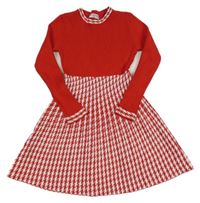 Červeno-bílé svetrové šaty se vzorovanou sukní