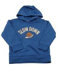 Tmavomodrá mikina s nápisem, šnekem a kapucí 