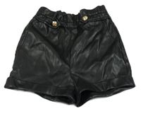 Černé koženkové kraťasy s gombíky River Island