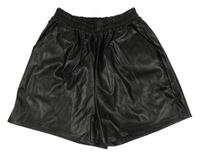 Černé koženkové kraťasy