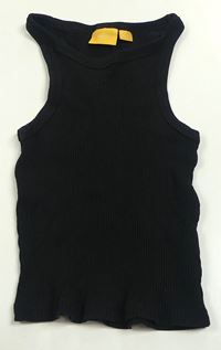 Černý žebrovaný crop top 