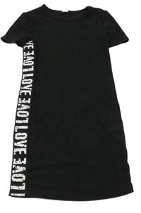 Černé žebrované šaty s bílým nápisem shein