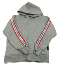 Světlešedá mikina s proužkem a kapucí 