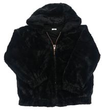 Černá kožešinová bunda s kapucí F&F