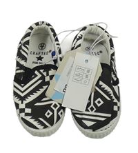 Nové - Černo-bílé plátěné boty vel.23