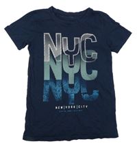 Tmavomodré tričko s nápisy