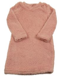 Růžové chlupaté šaty 