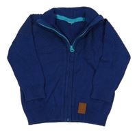 Tmavomodrý propínací svetr s nášivkou 