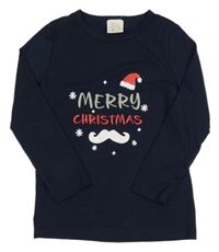 Tmavomodré triko s nápisem a santovskou čepicí