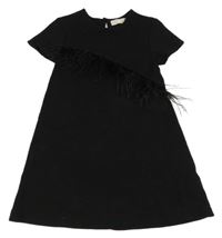 Černé šaty s peřím Zara