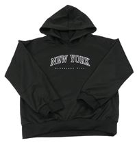 Černá mikina s nápisem a kapucí 