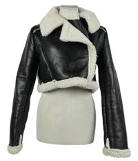 Dámský černo-bílý koženkový crop křivák s kožíškem 