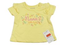 Žluté tričko s květy a nápisem Nutmeg