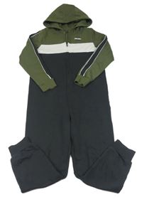 Černošedo-bílo-khaki tepláková kombinéza s nápisem a pruhy a kapucí Matalan