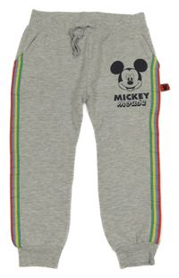 Světlešedé tepláky s barevnými pruhy a Mickeym George