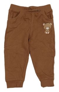 Hnědé tepláky s medvědem Dopodopo