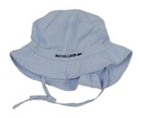 Světlemodrý pruhovaný klobouk C&A