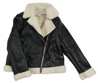 Černý koženkový zateplený crop křivák s bílým beránkem a límečkem PRIMARK