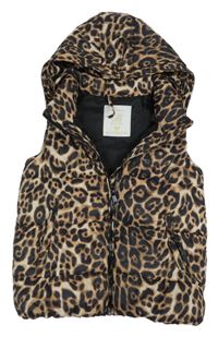 Hnědo-černá leopardí šusťáková zateplená vesta s kapucí Matalan