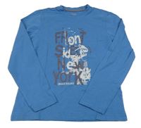 Modré triko s nápisem Alive 