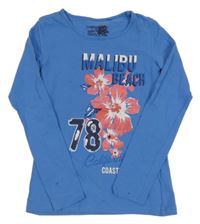 Modré triko s květy a nápisy a číslem 