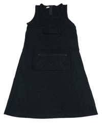 Černé šaty s kapsou 